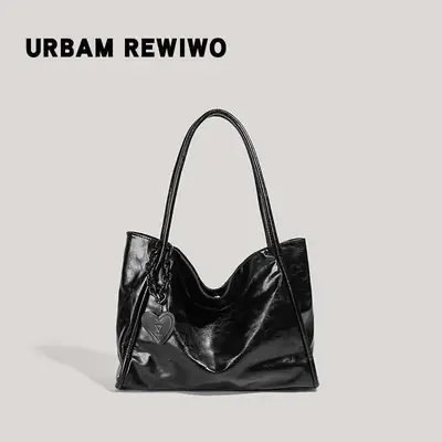 Black Heart Pendant Tote Bag for Women 2026