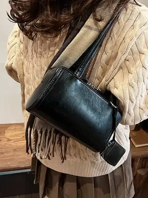 Women's Black Fringed Shoulder Bag Autumn Winter 2024