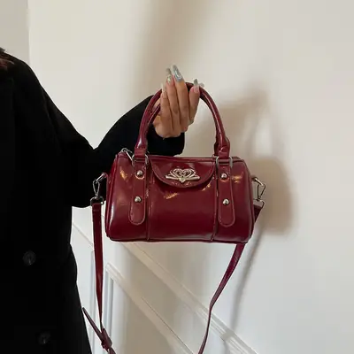 Women's 2024 Winter Shoulder Bag Maroon CC Logo