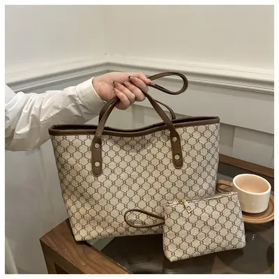 Women's Large Capacity Tote Bag with Brown Monogram Pattern