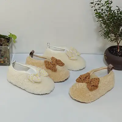 Autumn and winter baby girl lamb fur shoes fleece-lined baby princess bean shoes soft bottom baby toddler two cotton shoes