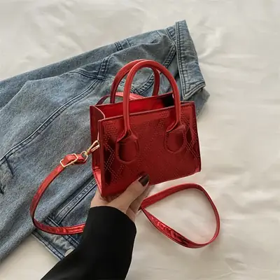 Golden Textured Rhombic Crossbody Bag 2024