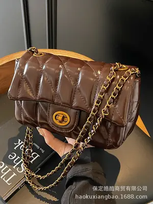 Black Quilted Chain Shoulder Bag for Women 2024