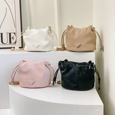 White Heart-Shaped Shoulder Bag for Women