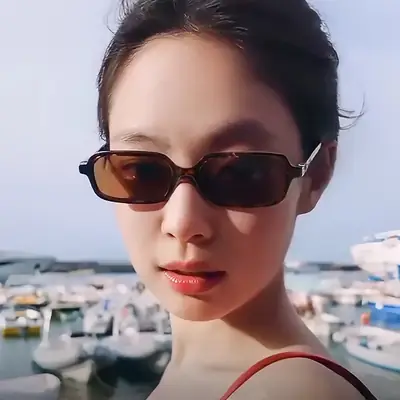 2025 New Square Frame Leopard Print Sunglasses Women