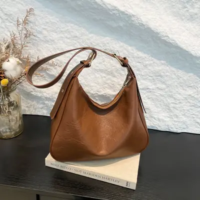 Black Women's Shoulder Bag Large Capacity 2024