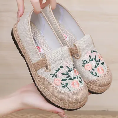 Women Embroidered Flat Shoes Summer Casual Mother Style