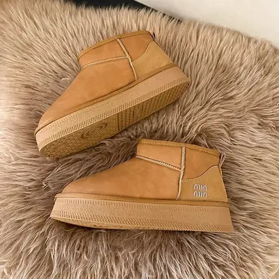 Women Fur-Lined Warm Winter Boots with Thick Sole