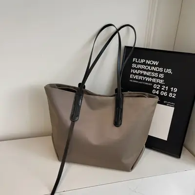 Fashionable Women's Tan Shoulder Bag 2025 Autumn