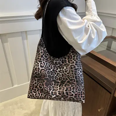 Leopard Print Large Capacity Women's Shoulder Bag