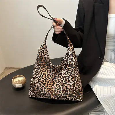 Vintage Leopard Print Crossbody Bag Women 2024 Winter Large Capacity