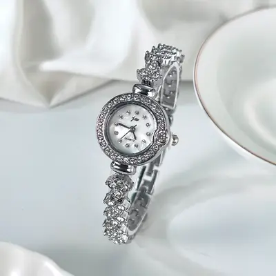 Jingwei JW Women's Crystal Bracelet Watch