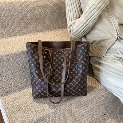 2024 Winter Vintage Handbag Women's New Armpit Tote Bag