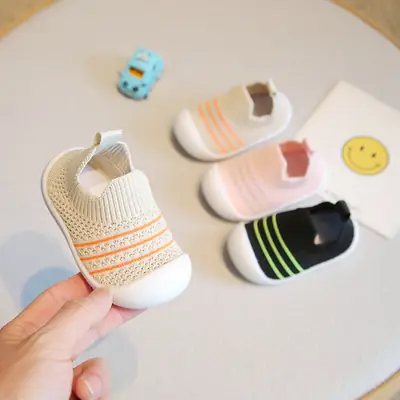 1-3 Years Old Soft-Soled Shoes, Breathable Mesh Shoes for Boys and Girls, Fly-Knit Shoes, Non-Slip, Wear-Resistant, Flat-Soled Toddler Shoes