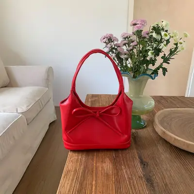 Red Vintage Bow Commuter Handbag for Women