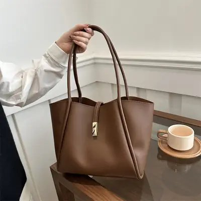 Black Women's Large Capacity Tote Bag with Gold Clasp