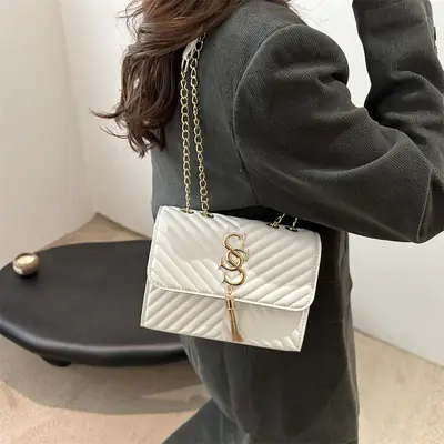 Trendy Retro Chain Crossbody Bag with Embroidery