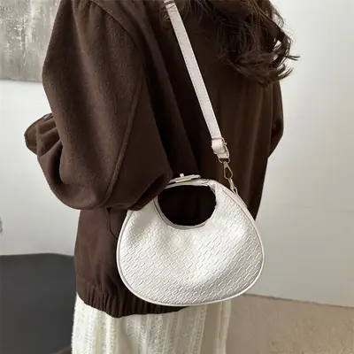 Women's Woven Crocodile Shoulder Bag Brown 2025