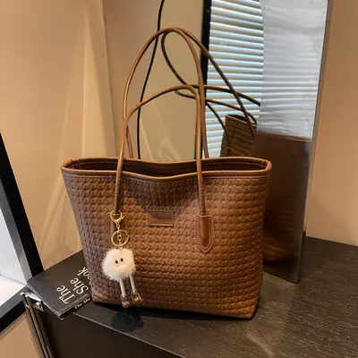 Brown Quilted Women's Shoulder Bag Large Capacity