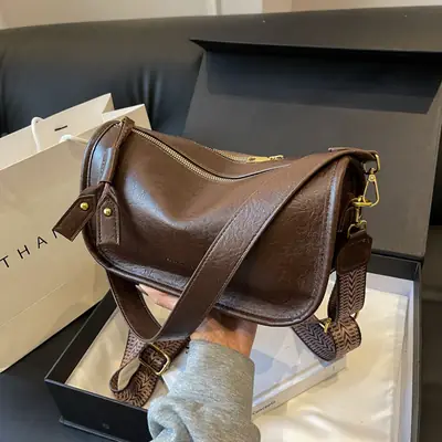 2026 Retro Boston Bag Brown Leather Square Shoulder Crossbody