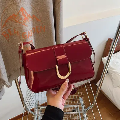 Women Vintage Horseshoe Buckle Shoulder Bag Red Patent Leather