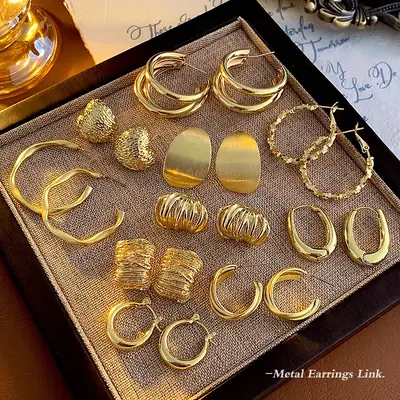 Vintage Entry Luxury Golden Hong Kong Style Earrings Women's 2025 New