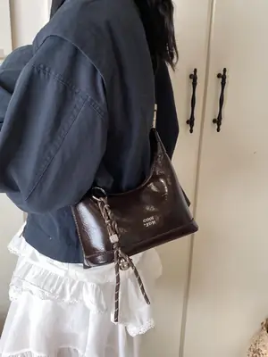 Women Retro Handbag Brown Leather Crossbody 2026