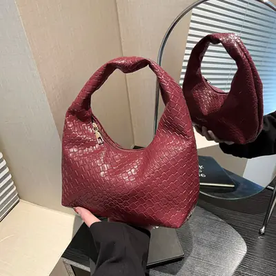 Maroon Woven Women's Shoulder Bag 2025 Casual Commuter