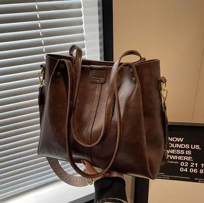 Retro Brown Leather Tote Bag Large Capacity Women