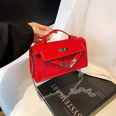 Red Croc Texture Shoulder Bag for Women 2025
