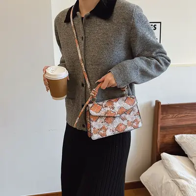 Women's Snake Pattern Crossbody Bag 2025