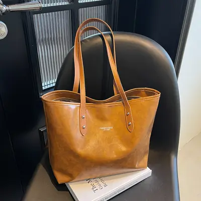 Women's Red Oil Leather Tote Bag Large Capacity 2025