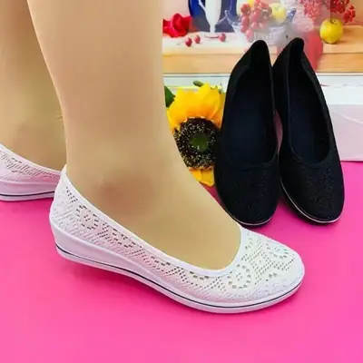 26 Summer White Wedge Flat Hollow Breathable Work Shoes with Soft Soles, Non-Slip Mesh Old Beijing Cloth Shoes for Women