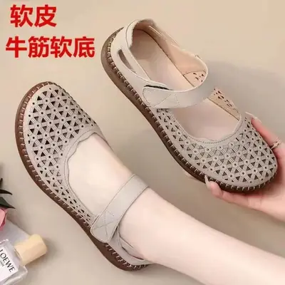 Women White Lace Flat Sandals for Casual Wear