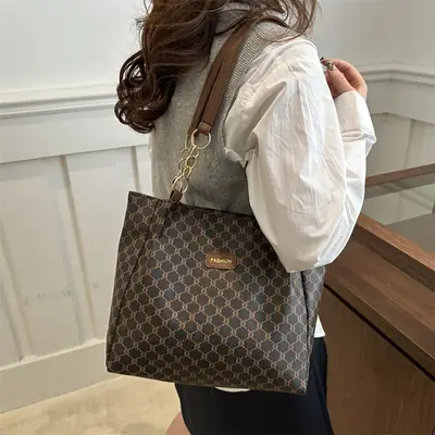 Korean Style Women's Large Capacity Shoulder Bag