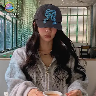 2025 Snake Bow Embroidered Baseball Cap Women