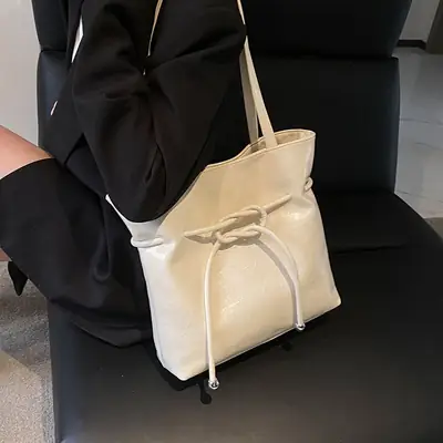 Women's Cream High-end Tote Bag Large Capacity Casual Commuter
