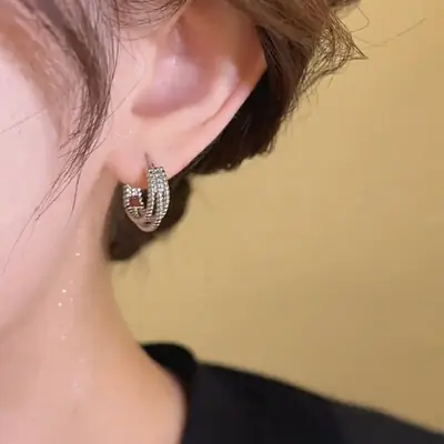 Women's Twist Ear Buckles Retro Granular Round Design