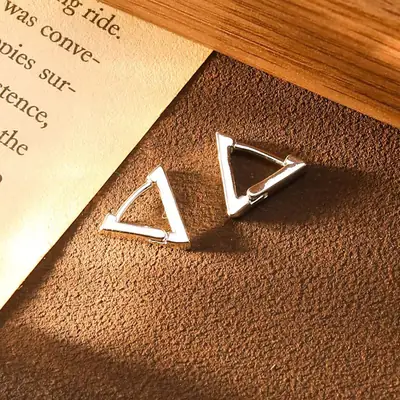 Triangle Ear Buckles Cold Style High-end Women's Fashion