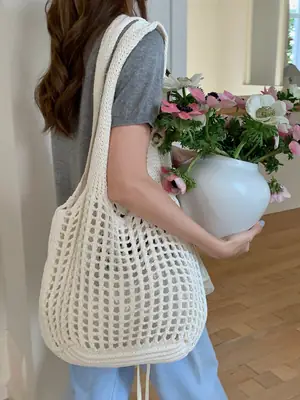2025 New Knitted Hollow Beach Woven Holiday Bag Large Capacity Tote Bag Bohemian Shoulder Bag