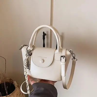 Women's Cream Korean Retro Shoulder Bag 2025