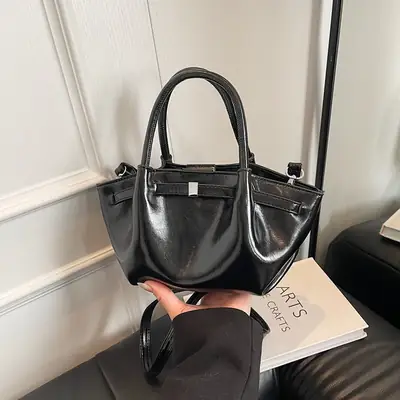 High-End Fashion Bucket Bag 2026 Spring and Summer New Casual Versatile Shoulder Bag for Work and Commuting Crossbody Bag