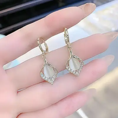 Angel's Eye Light Green Earrings for Women