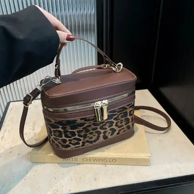 Women's Leopard Print Shoulder Bag Brown 2025