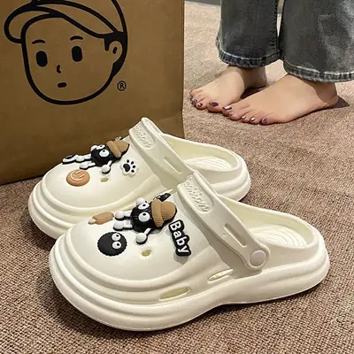 Women Braat Clogs with Cartoon Design Cream