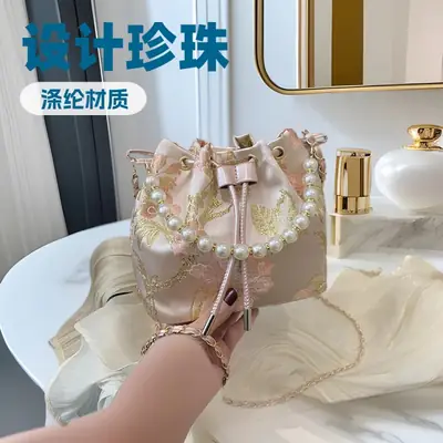 Chinese Embroidered Pearl Chain Shoulder Bag