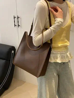 Women Large Brown Leather Shoulder Bag 2026