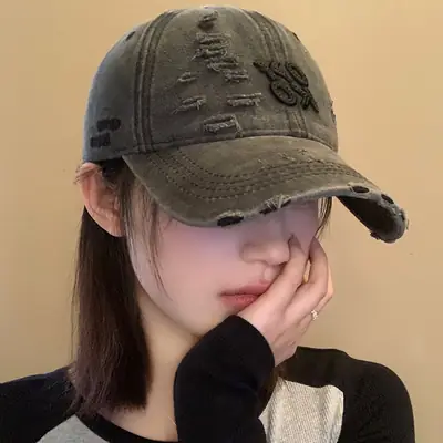 American Retro Hole Baseball Caps Women Spring Summer Washed Old All-match Cap Big Head Showface Small Hat Trendy