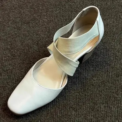 Stylish Chunky Heel Cross-Strap Hollow Casual Closed-Toe Sandals 2026 New Retro Versatile Ballet High Heels for Women