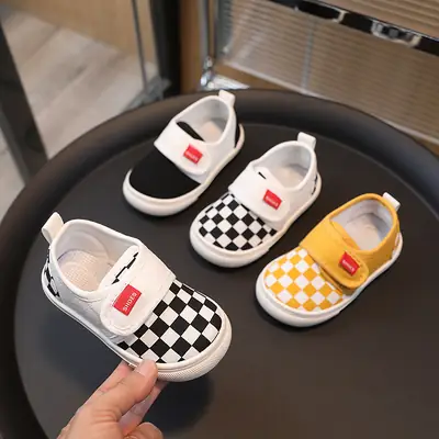 Children's Super Fire Canvas Shoes Men's and Women's Shoes Kindergarten Indoor Single Shoes Cloth Shoes Baby Shoes 2025 Spring and Autumn Soft Sole